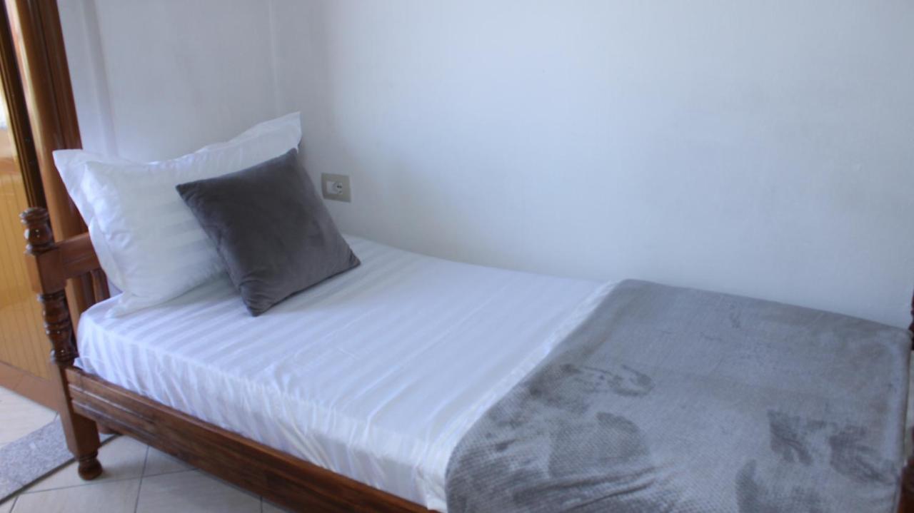Deni'S Family Apartment In New Blvd Тирана Екстериор снимка